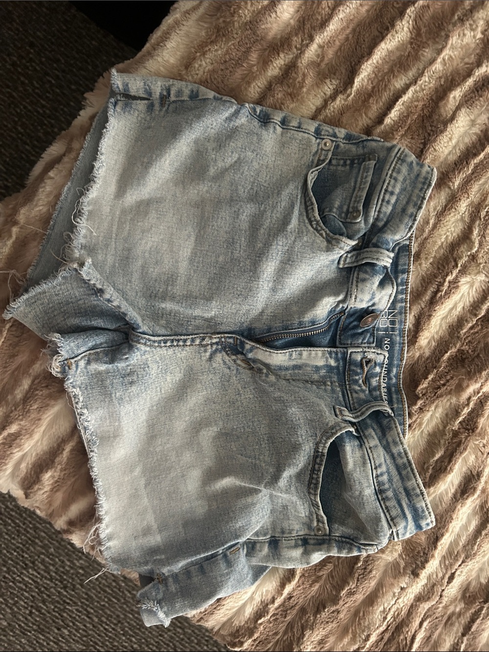 No Boundaries Light Blue Frayed Hem Jean Shorts